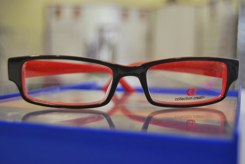 opticien-AUPS-min_view-sight-lens-frame-optics-spectacles-1141012-pxhere.com